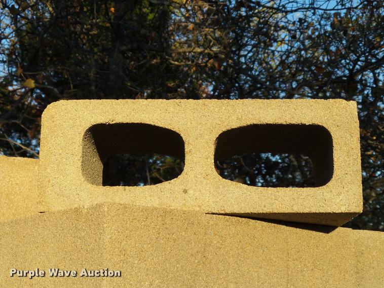 image for item DB4591 Approximately 700 cinder blocks