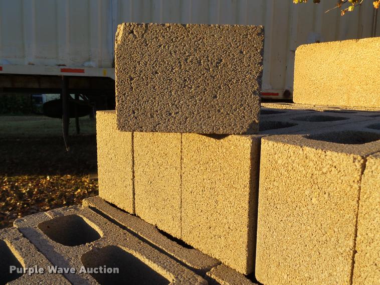 image for item DB4591 Approximately 700 cinder blocks