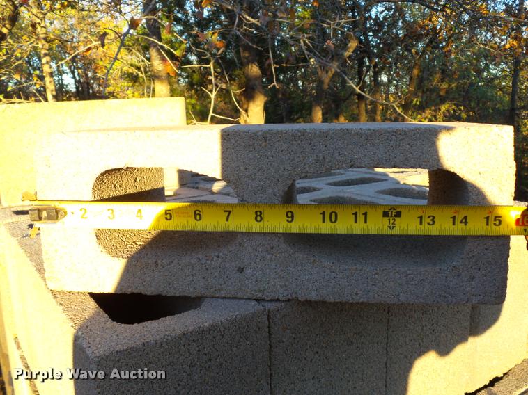 image for item DB4591 Approximately 700 cinder blocks