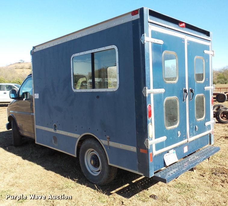 image for item DB5255 2001 Chevrolet Express 3500 delivery van