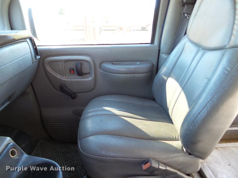 image for item DB5255 2001 Chevrolet Express 3500 delivery van