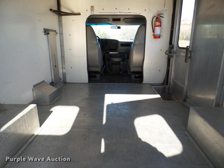 image for item DB5255 2001 Chevrolet Express 3500 delivery van
