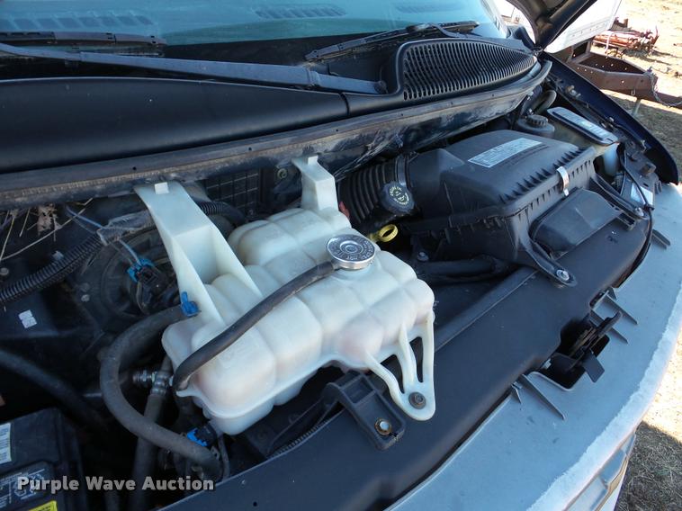 image for item DB5255 2001 Chevrolet Express 3500 delivery van