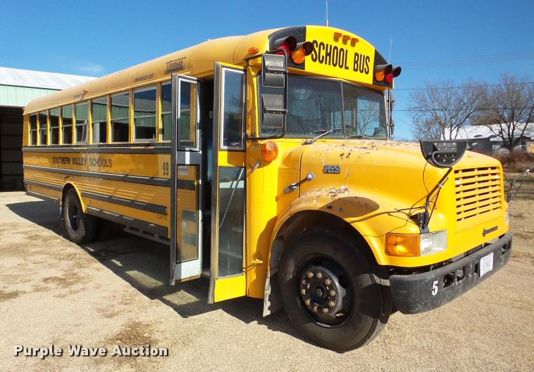 image for item DB5266 1999 International 3800 Thomas school bus