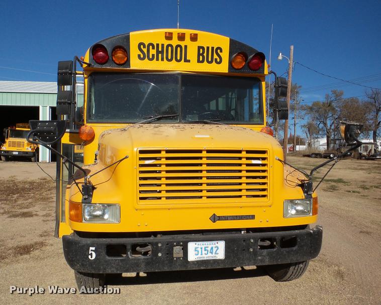 image for item DB5266 1999 International 3800 Thomas school bus