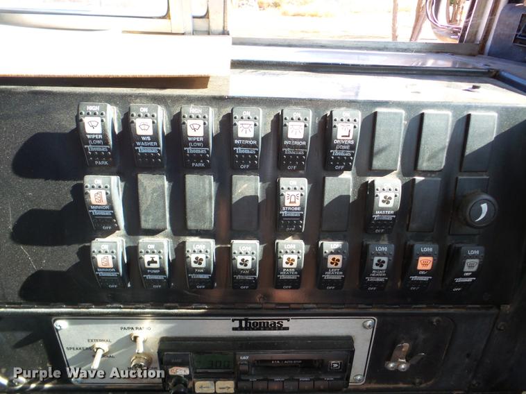 image for item DB5266 1999 International 3800 Thomas school bus