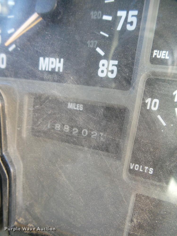 image for item DB5266 1999 International 3800 Thomas school bus