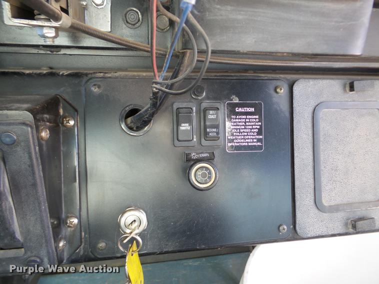 image for item DB5266 1999 International 3800 Thomas school bus