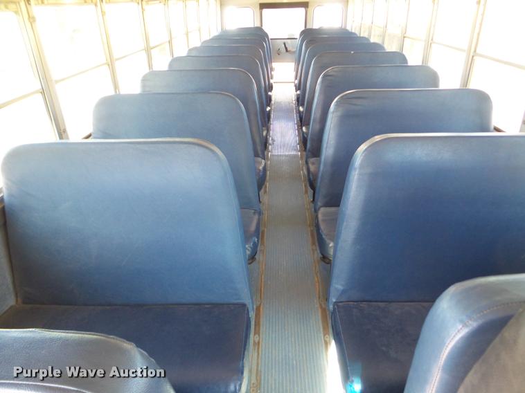 image for item DB5266 1999 International 3800 Thomas school bus