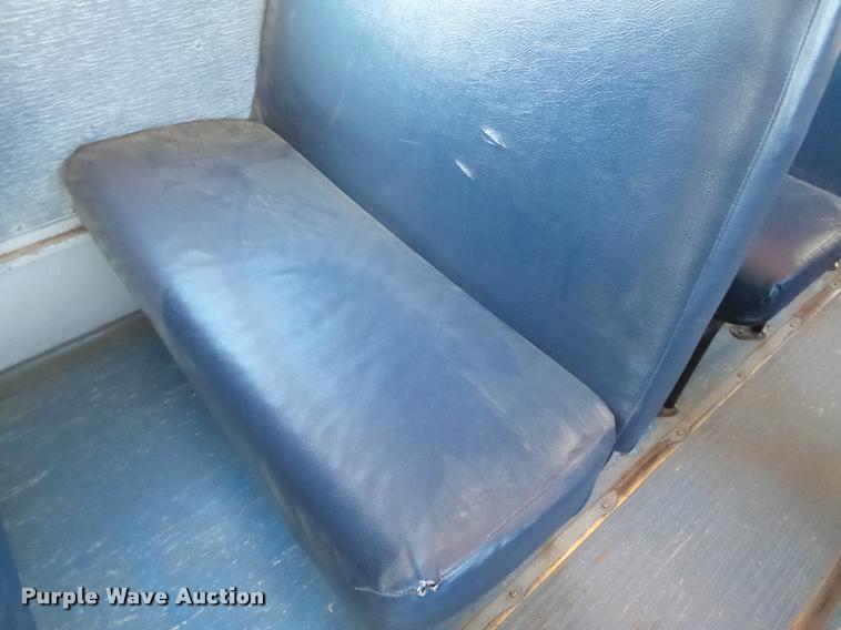 image for item DB5266 1999 International 3800 Thomas school bus