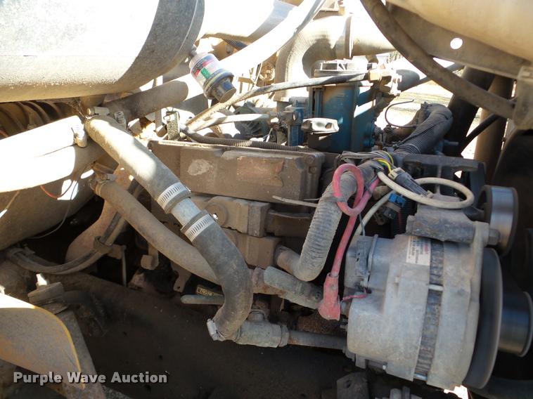 image for item DB5266 1999 International 3800 Thomas school bus