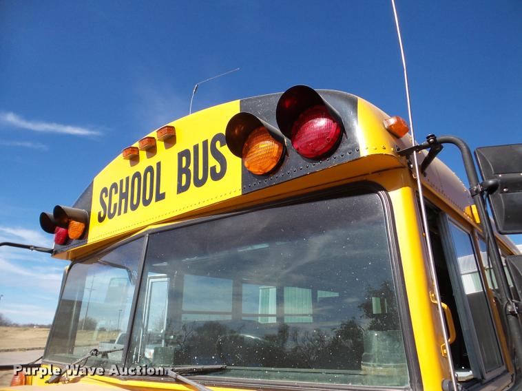 image for item DB5266 1999 International 3800 Thomas school bus