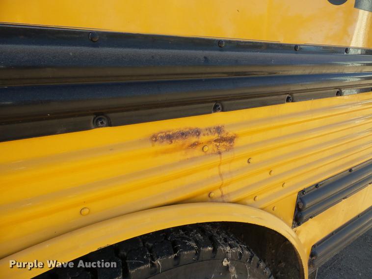image for item DB5266 1999 International 3800 Thomas school bus
