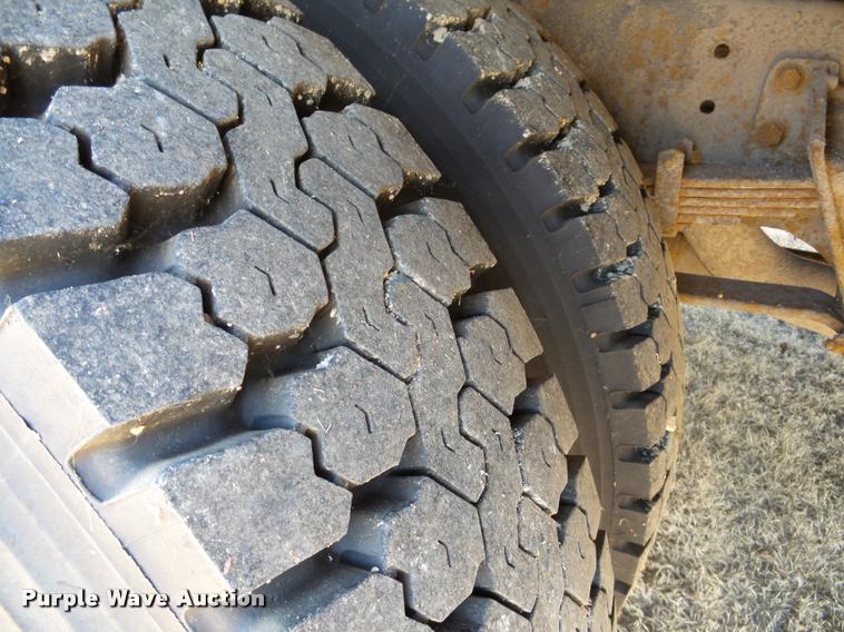 image for item DB5267 2001 International 3800 Blue Bird school bus