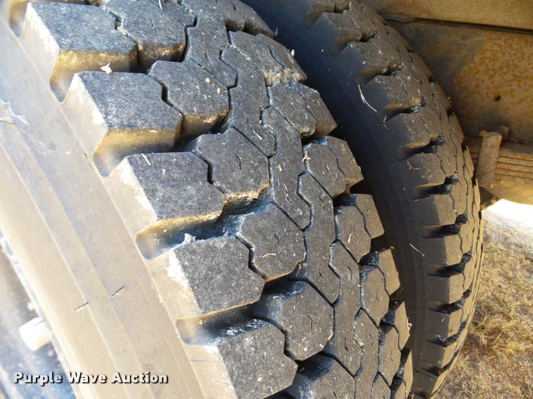 image for item DB5267 2001 International 3800 Blue Bird school bus