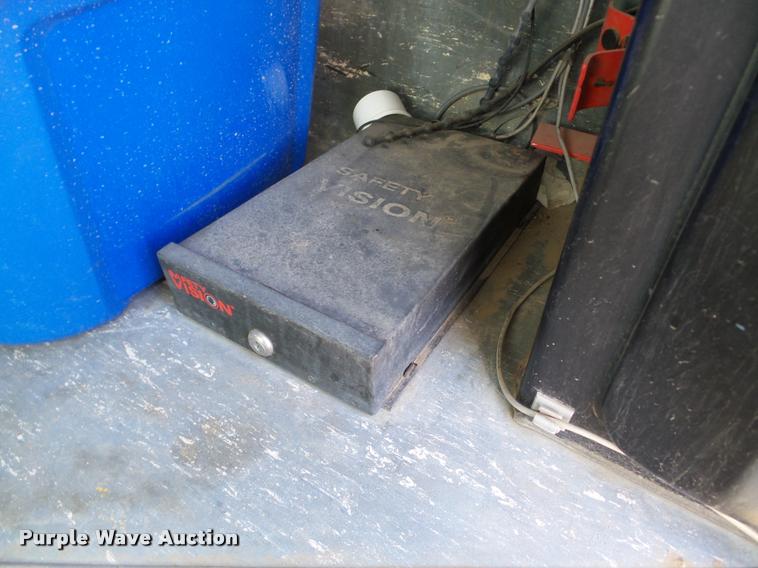 image for item DB5267 2001 International 3800 Blue Bird school bus