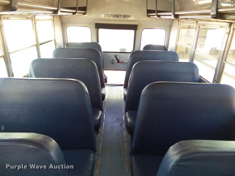 image for item DB5268 1999 International 3800 Thomas school bus