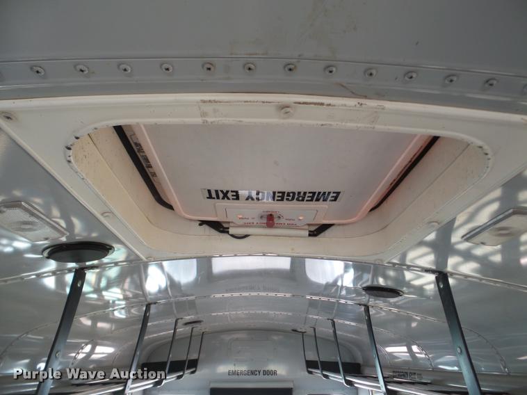 image for item DB5268 1999 International 3800 Thomas school bus