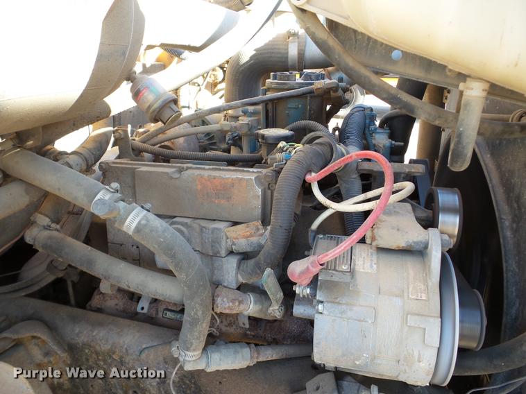 image for item DB5268 1999 International 3800 Thomas school bus