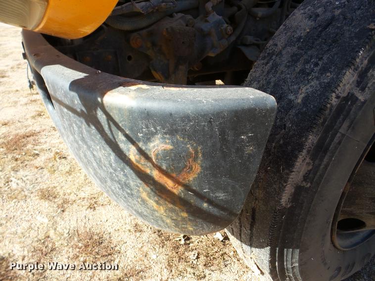 image for item DB5268 1999 International 3800 Thomas school bus