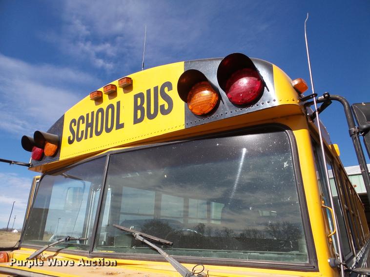 image for item DB5268 1999 International 3800 Thomas school bus