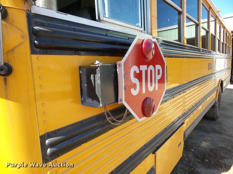 image for item DB5268 1999 International 3800 Thomas school bus