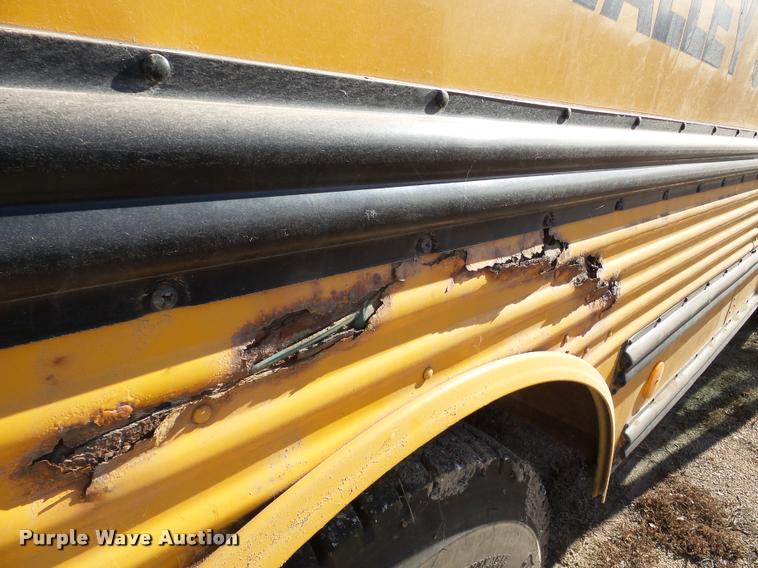 image for item DB5268 1999 International 3800 Thomas school bus