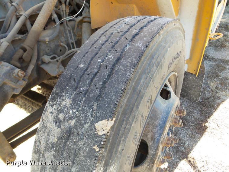 image for item DB5268 1999 International 3800 Thomas school bus