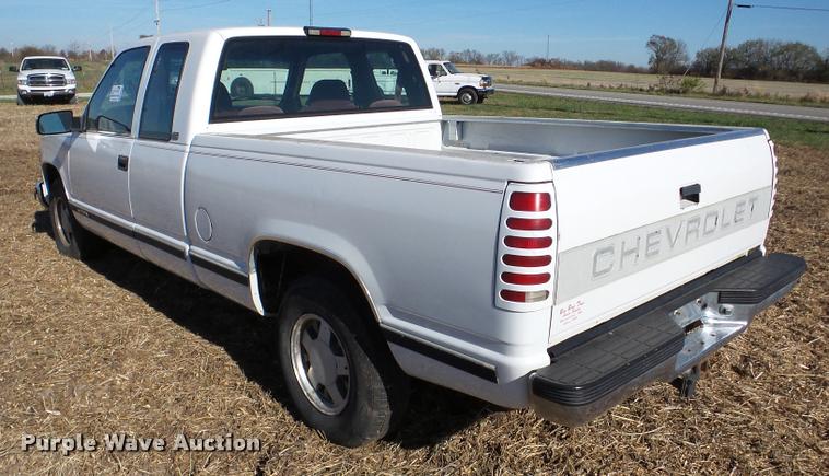 image for item DB5282 1996 Chevrolet 1500 Ext. Cab pickup truck