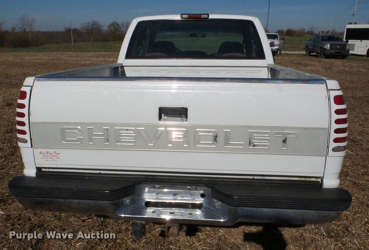 image for item DB5282 1996 Chevrolet 1500 Ext. Cab pickup truck