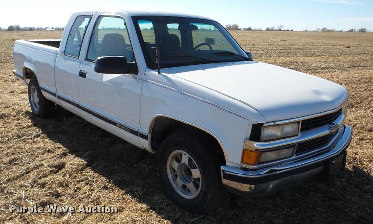 image for item DB5282 1996 Chevrolet 1500 Ext. Cab pickup truck