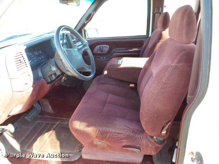 image for item DB5282 1996 Chevrolet 1500 Ext. Cab pickup truck