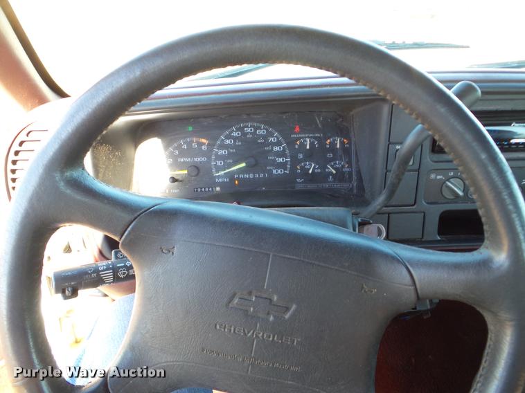 image for item DB5282 1996 Chevrolet 1500 Ext. Cab pickup truck