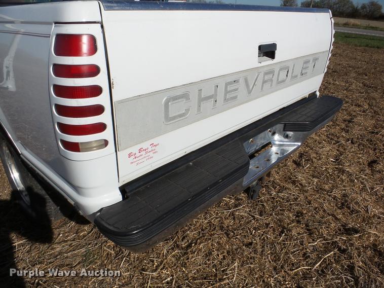 image for item DB5282 1996 Chevrolet 1500 Ext. Cab pickup truck