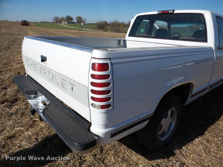image for item DB5282 1996 Chevrolet 1500 Ext. Cab pickup truck