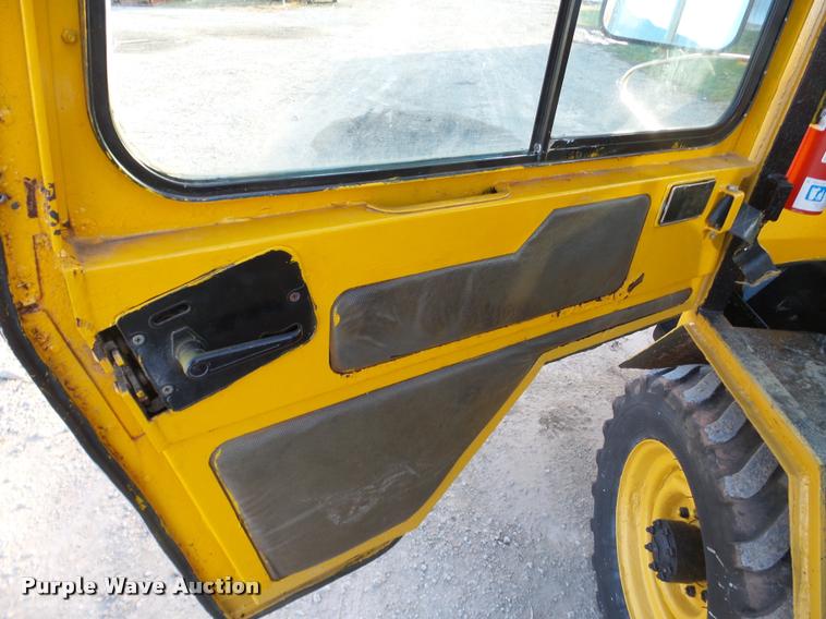 image for item DB5292 Trackless MT municipal tractor