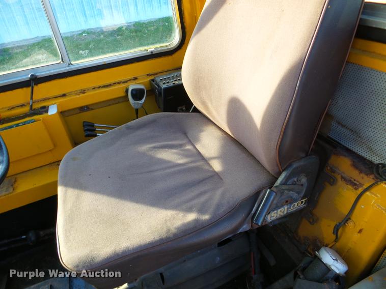 image for item DB5292 Trackless MT municipal tractor