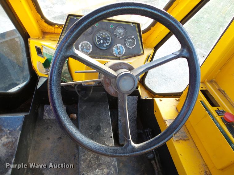 image for item DB5292 Trackless MT municipal tractor