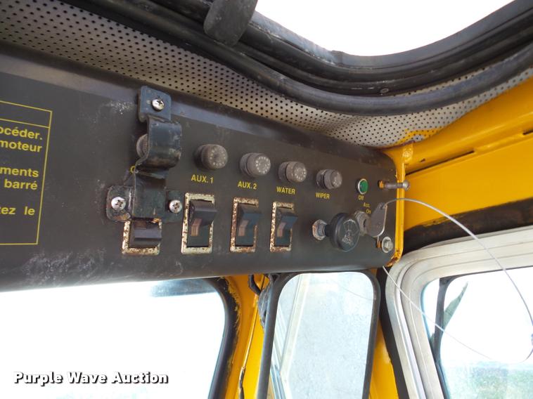 image for item DB5292 Trackless MT municipal tractor