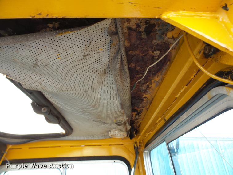 image for item DB5292 Trackless MT municipal tractor