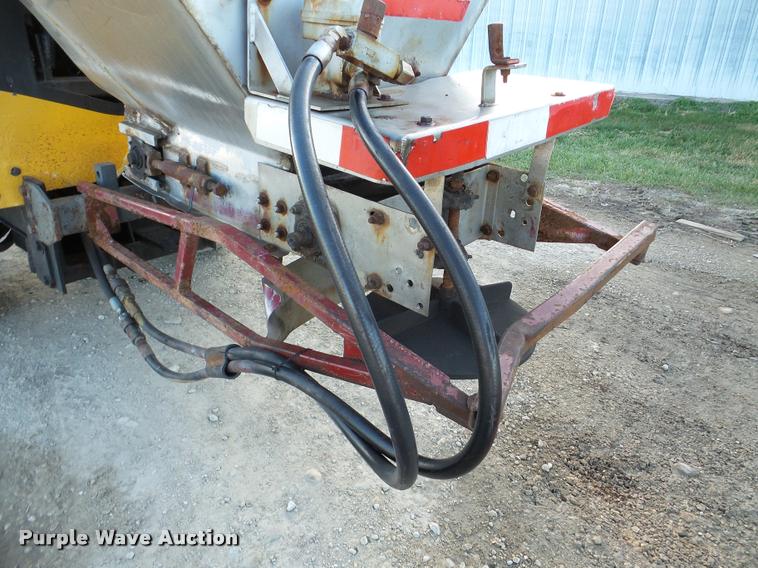 image for item DB5292 Trackless MT municipal tractor