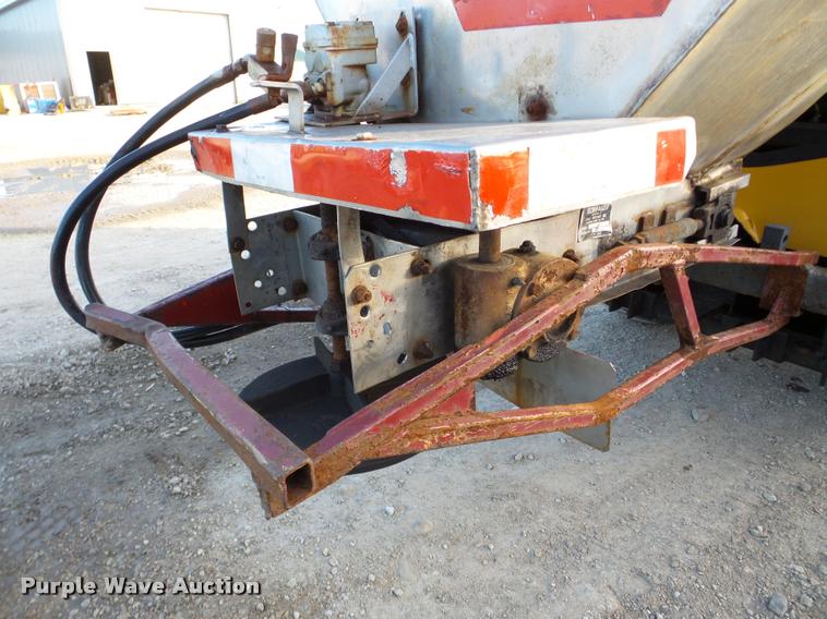 image for item DB5292 Trackless MT municipal tractor