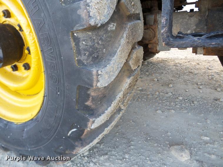 image for item DB5292 Trackless MT municipal tractor