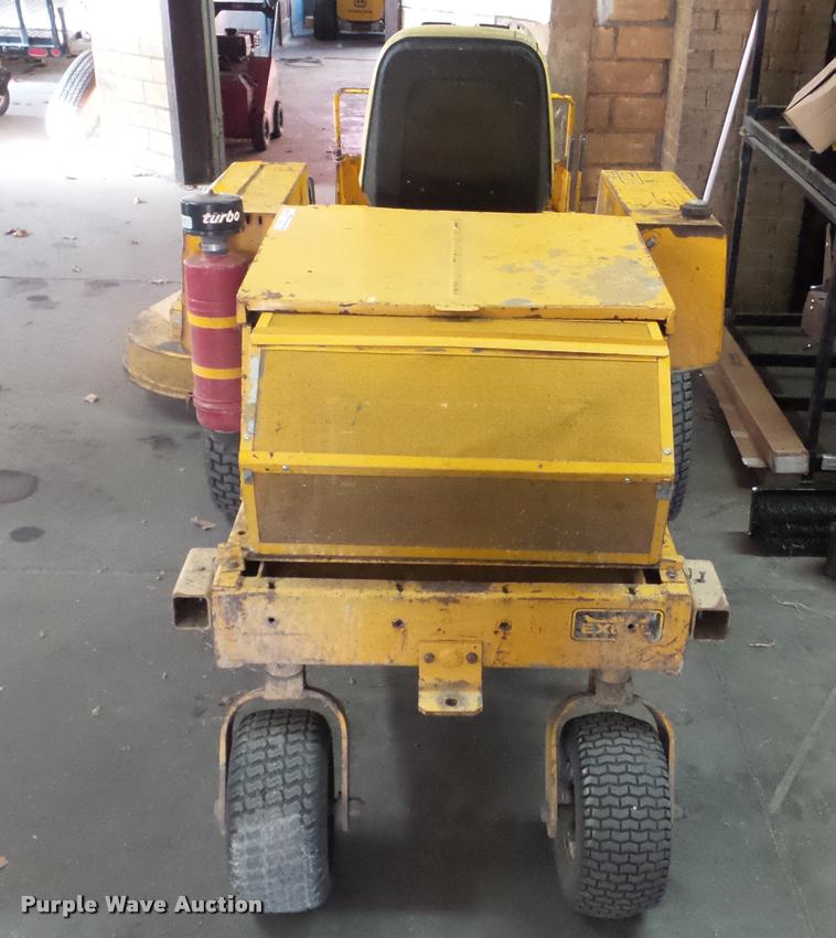 image for item DF9063 Hustler 340 ZTR lawn mower