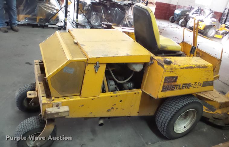 image for item DF9063 Hustler 340 ZTR lawn mower