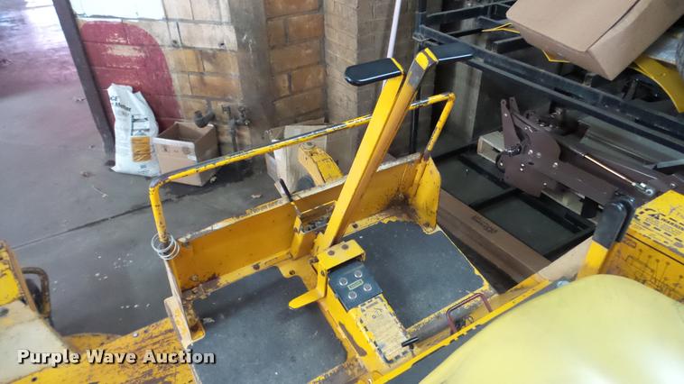 image for item DF9063 Hustler 340 ZTR lawn mower