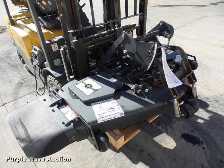 image for item J1600 Bobcat belly mower deck