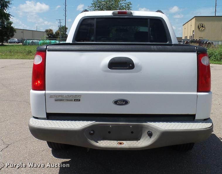 image for item J4825 2003 Ford Explorer Sport Trac XLT SUV