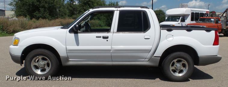 image for item J4825 2003 Ford Explorer Sport Trac XLT SUV