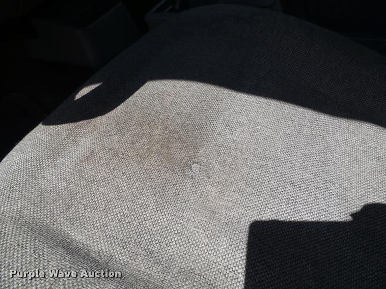 image for item J4825 2003 Ford Explorer Sport Trac XLT SUV